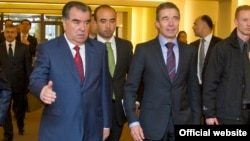 NATO Secretary-General Anders Fogh Rasmussen (right) welcomes Tajik President Emomali Rahmon in Brussels.