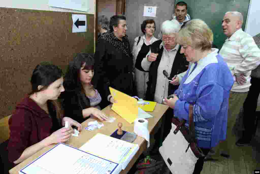Voters lined up to cast ballots in Mitrovica, although turnout figures in the northern part of the city were initially among the lowest in the country.