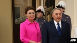 Нұрсұлтан Назарбаев Қазақстан президенті, оның қызы Дариға Назарбаева вице-премьер болып тұрған кездегі Лондонға сапар. 4 қараша 2015 жыл.