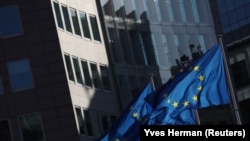 Zastave EU ispred sjedišta Evropske komisije