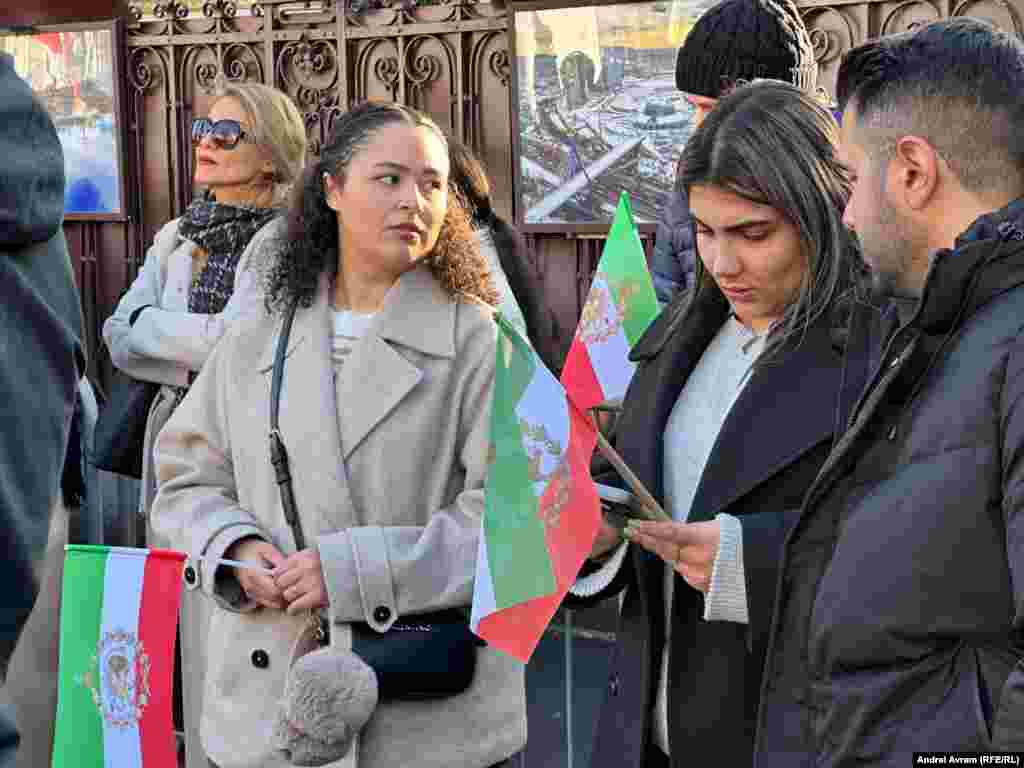 Protestele din Iran au fost reprimate brutal de autorități și, conform celor mai recente date agregate compilate de grupul american pentru drepturile omului HRANA, pe 27 ianuarie, numărul total de decese confirmate a ajuns la 6.221. Dintre acestea, 5.858 au fost protestatari, 100 au fost copii sub 18 ani, 214 au fost forțe afiliate guvernului și 49 au fost civili neprotestatari, scrie RFE/RL în live blog. Numărul deceselor care sunt încă în curs de investigare a fost raportat ca fiind 17.091. Numărul total de arestări a ajuns la 42.324.