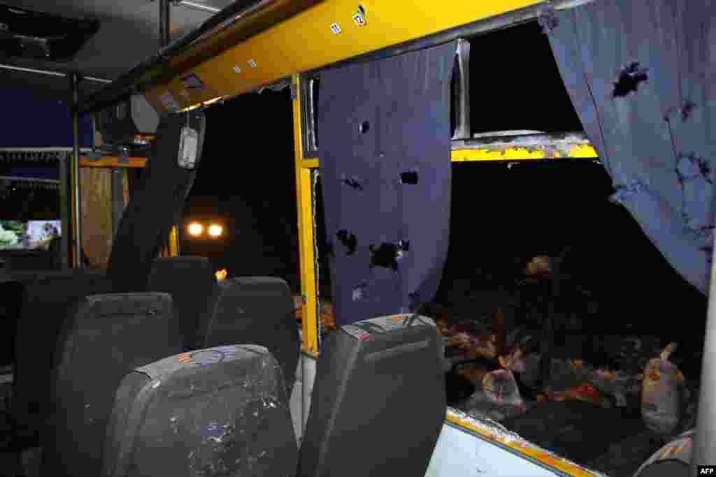 Унаслідок обстрілу автобуса під Волновахою&nbsp;12 людей загинуло, 16 поранені. 13 січня 2014 року