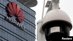 O cameră de supraveghere într-un campus Huawei