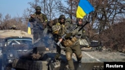 Українські військовослужбовці у Дебальцеві. 12 лютого 2015 року