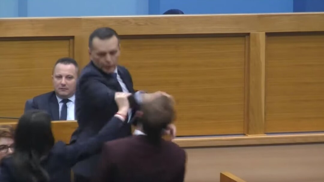 Dragan Lukač udara Draška Stanivukovića