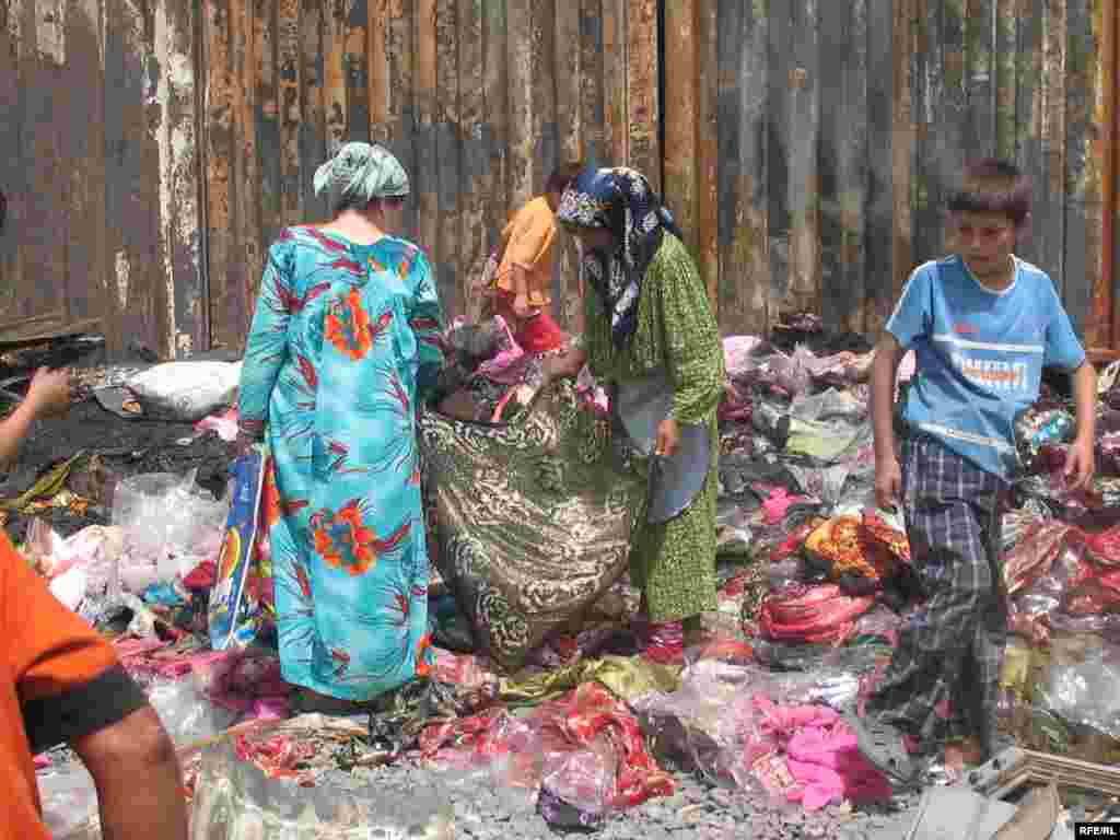 Market “Korvon” after fire, Dushanbe, 13Aug2008