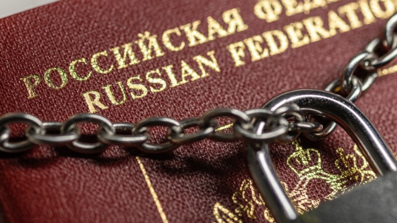 Медиа: Русиянең дәүләт оешмаларында эшләүчеләрне чит ил паспортларын тапшырырга мәҗбүр итәләр