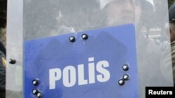 Polis