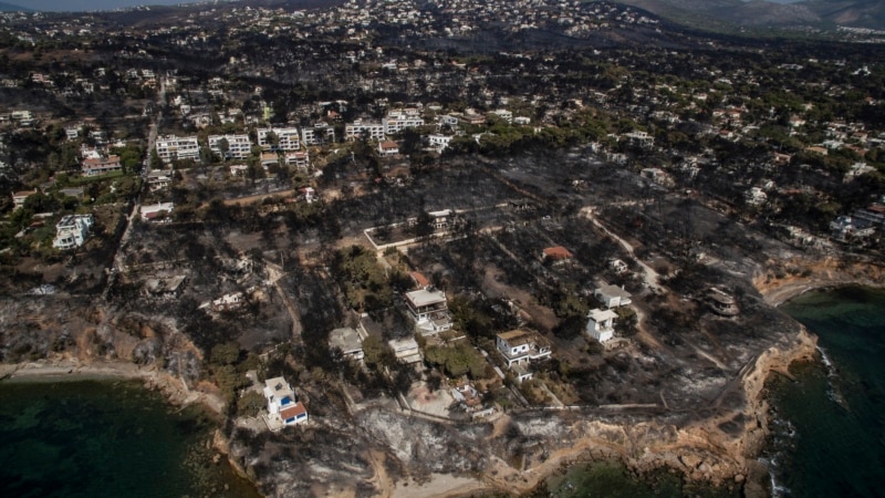Грчката Влада започнува со уривање на дивоградбите