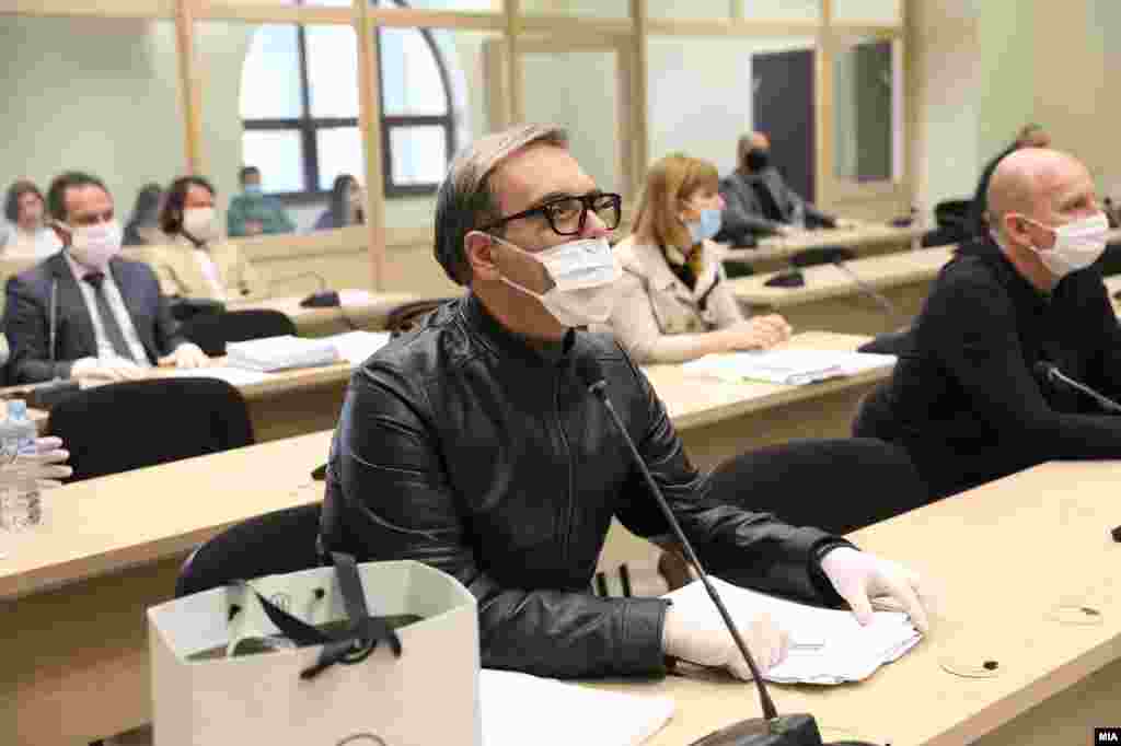 МАКЕДОНИЈА - Пред вас е идниот лидер на оваа земја, бидејќи не учествувам во кривично правен настан, туку во политички прогон и 11 месеци сум држен во притвор, рече обвинетиот Бојан Јовановски, познат како Боки 13 во завршниот збор за случајот Рекет.