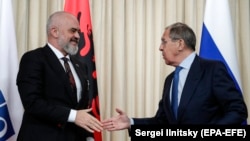 Kryeministri i Shqipërisë, Edi Rama dhe ministri i Jashtëm i Rusisë, Sergey Lavrov. 