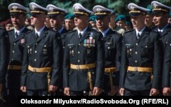 Лейтенанти морської піхоти першого випуску Одеської Військової академії. Одеса, 2 червня 2018 року