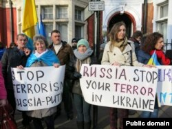 Акція біля посольства Росії у Лондоні, 18 січня 2015 року