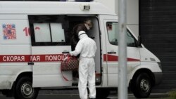 Жедел жәрдем көлігі науқас адамды ауруханаға жеткізді. Көрнекі сурет.