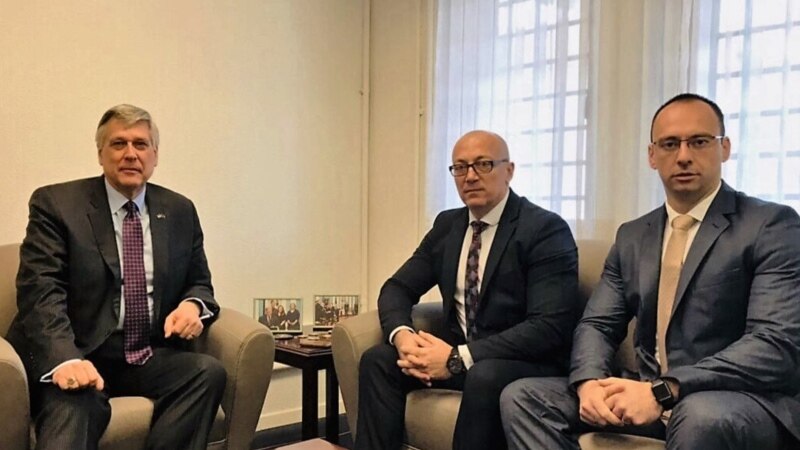 Ambasador Kosnet zatražio od Srpske liste da ostane u institucijama Kosova