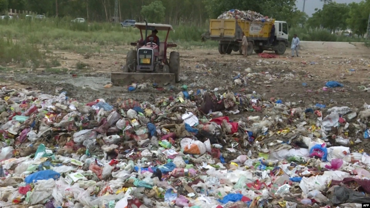 Pakistan Tries To Take Out The Trash With Plastic Bag Bans
