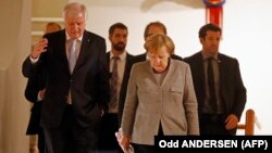 Германские политики во время перерыва в переговорах о коалиционном правительстве, 19 ноября 2017 года.