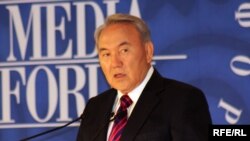 Президент Казахстана Нурсултан Назарбаев на Евразийском медиа-форуме в 2010 году. Иллюстративное фото. 