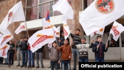 Armenia - Children wave the ruling Republican Party's flags at an election campaign rally in Aragatsotn province, 20Mar2017.