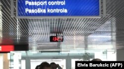 La un punct de control pe aeroport