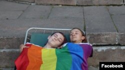 Două activiste LGBT