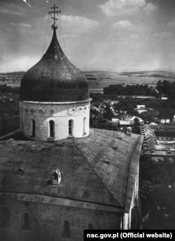 Купол Троїцького собору і вигляд на Почаїв. Фотографія з періоду 1918–1933 років
