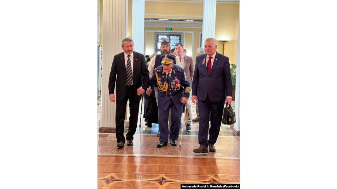 Trei dintre acuzații din dosarul de trădare instrumentat de DIICOT au fost, în februarie 2025, la Ambasada Rusiei – Radu Theodoru, Ștefan Mateescu, Cristian Atitieni.