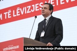 Kryeministri në detyrë i Kosovës njëherësh kreu i Lëvizjes Vetëvendosje, Albin Kurti. Fotografi nga arkivi.