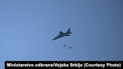 Detalj sa vojne vežbe koja je 28. juna održana na Pasuljanskim livadama u centralnoj Srbiji
