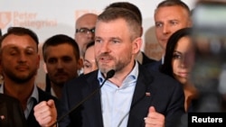 Peter Pellegrini, duke folur pas shpalljes së rezultatit të zgjedhjeve presidenciale sllovake, të cilat i fitoi, Bratislavë, Sllovaki, 7 prill 2024. 