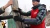 Кияни знесли паркан забудови біля озера Тельбин (ФОТО, ВІДЕО)