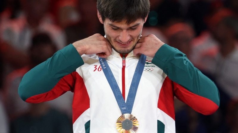 Таджикский борец Сомон Махмадбеков завоевал бронзовую медаль Олимпиады в Париже