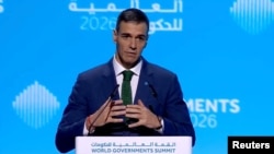 Prim-ministrul Spaniei, Pedro Sanchez, ține un discurs la Summitul Guvernelor Mondiale, în Dubai.