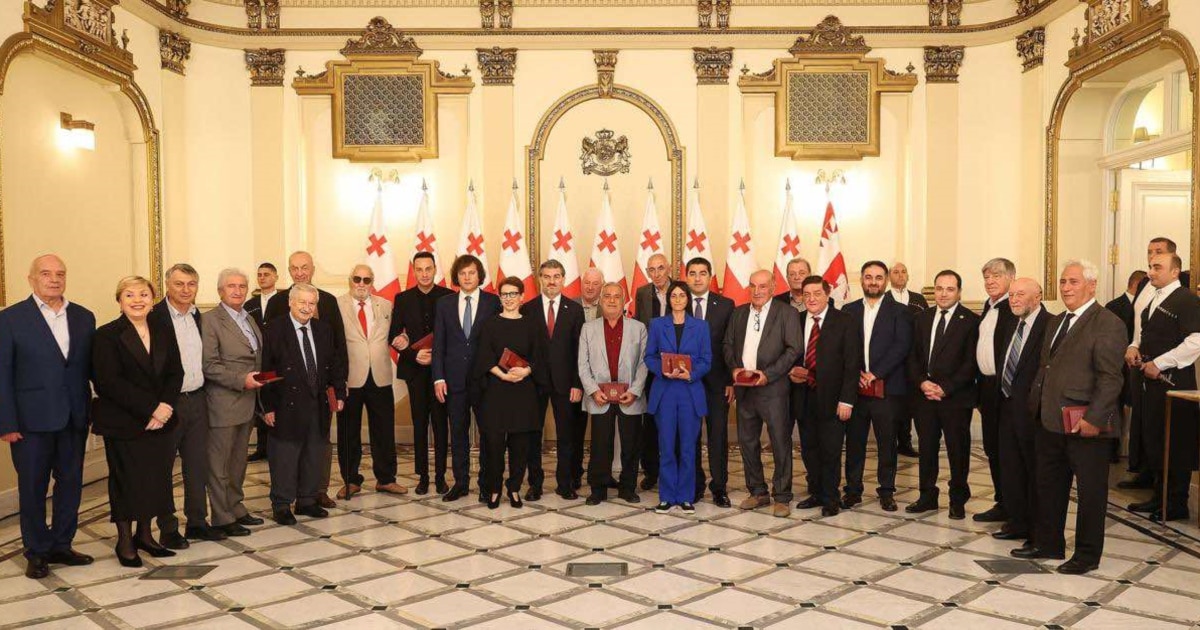 მიხეილ ყაველაშვილმა რეჟისორები, მომღერლები და პოეტები ბრწყინვალებისა და ღირსების ორდენებით დააჯილდოვა