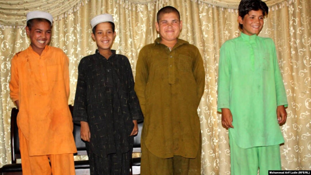 Ханна - порно актриса.