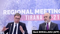 Presidenti i Serbisë, Aleksandar Vuçiq dhe kryeministri i Shqipërisë, Edi Rama. 