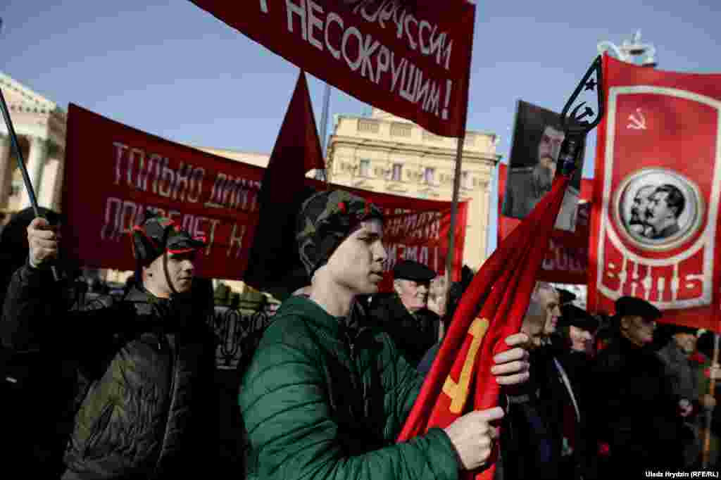 Ля помніку Дзяржынскаму