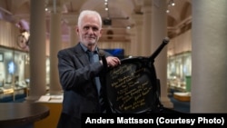 Алесь Бяляцкі ў музэі Нобэлеўскай прэміі 