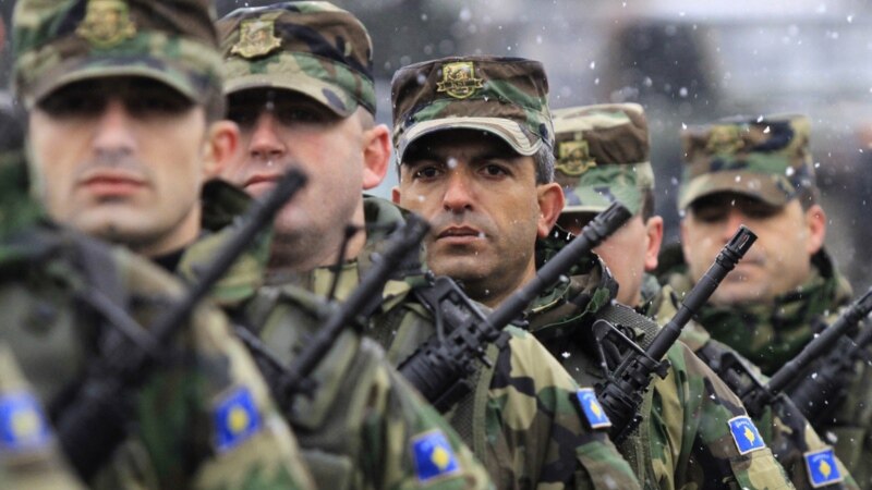 Bassuener: Kosovska vojska, paravan za dogovor Vučića i Tačija