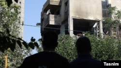 آپارتمانی تخریبشده در خیابان پاتریس لومومبا در تهران پس از حملۀ اسرائیل، ۲۳ جوزا