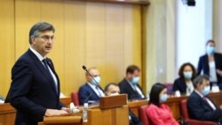 Nikako se ne bi smjelo dogoditi da imamo dva paralelna krizna žarišta u Europi u isto vrijeme. Dovoljan je ovaj kaos već sada, kazao je.