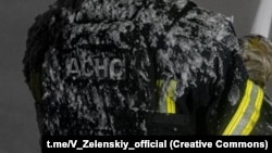 ДСНС регулярно повідомляє про удари Росії по своїх об’єктах і екіпажах, а також про повторні атаки на місця уражень, коли рятувальники ліквідовують наслідки