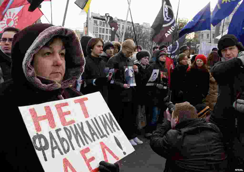 Плакаты и пресса