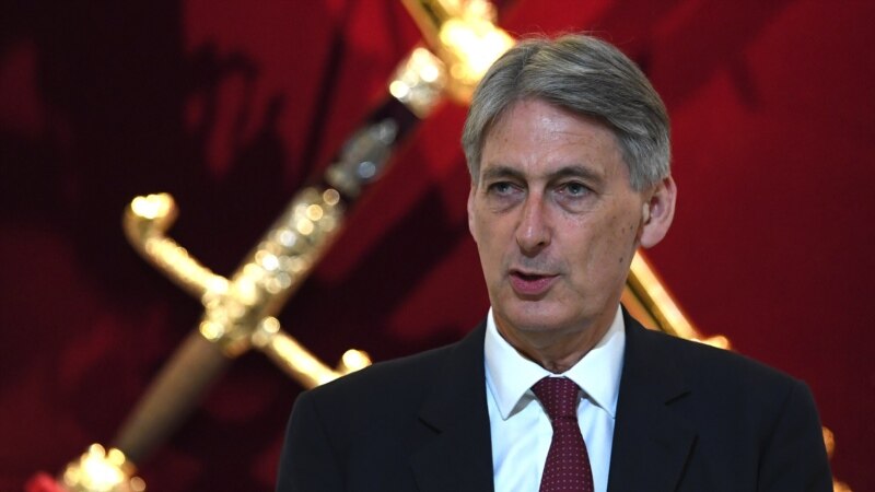 Hammond: Moramo dokazati EU da griješi u vezi sa Brexitom