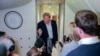 АКШ президенти Дональд Трамп Ирландияга баргандан кийин журналисттердин суроолоруна жооп берип жатат.