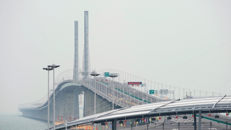Во Кина отворен најдолгиот морски мост на светот