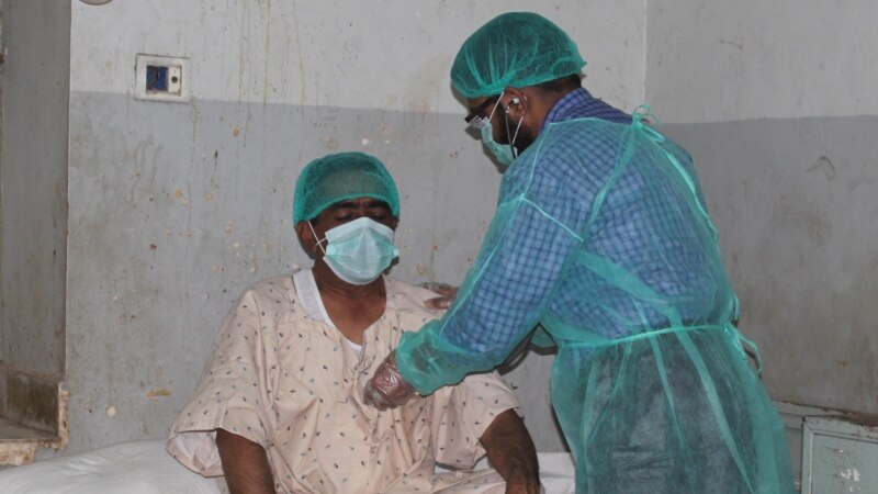 Во Пакистан над 100.000 со коронавирус, нема место во болниците