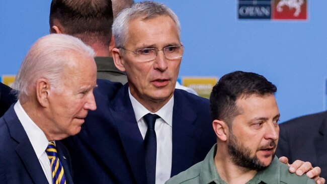 Stoltenberg: Suntem smeriți în fața sacrificiilor pe care le fac ucrainenii