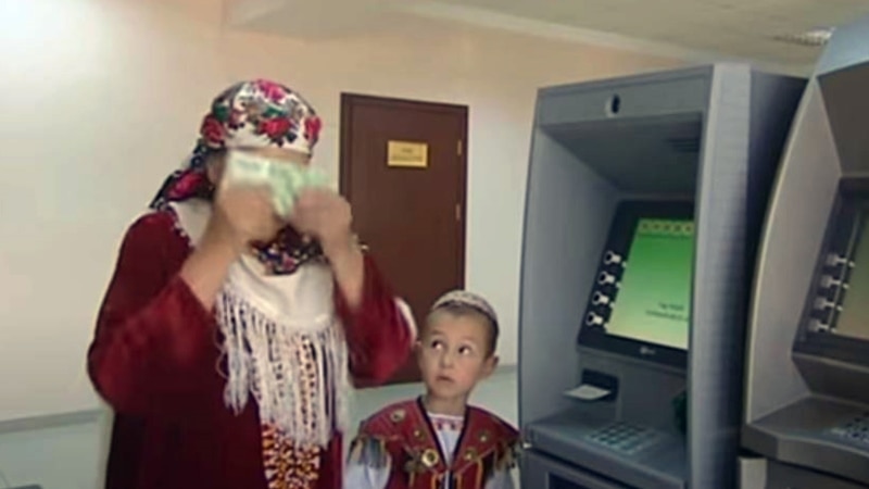 Türkmen manadynyň bankomatdan çekmäge rugsat berlen mukdary artdyryldy