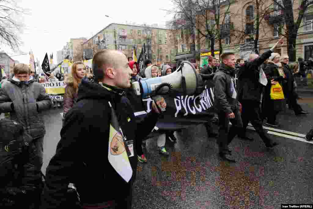 "Русский марш" дар майдони Октябрское поле, Маскав 4 ноябр